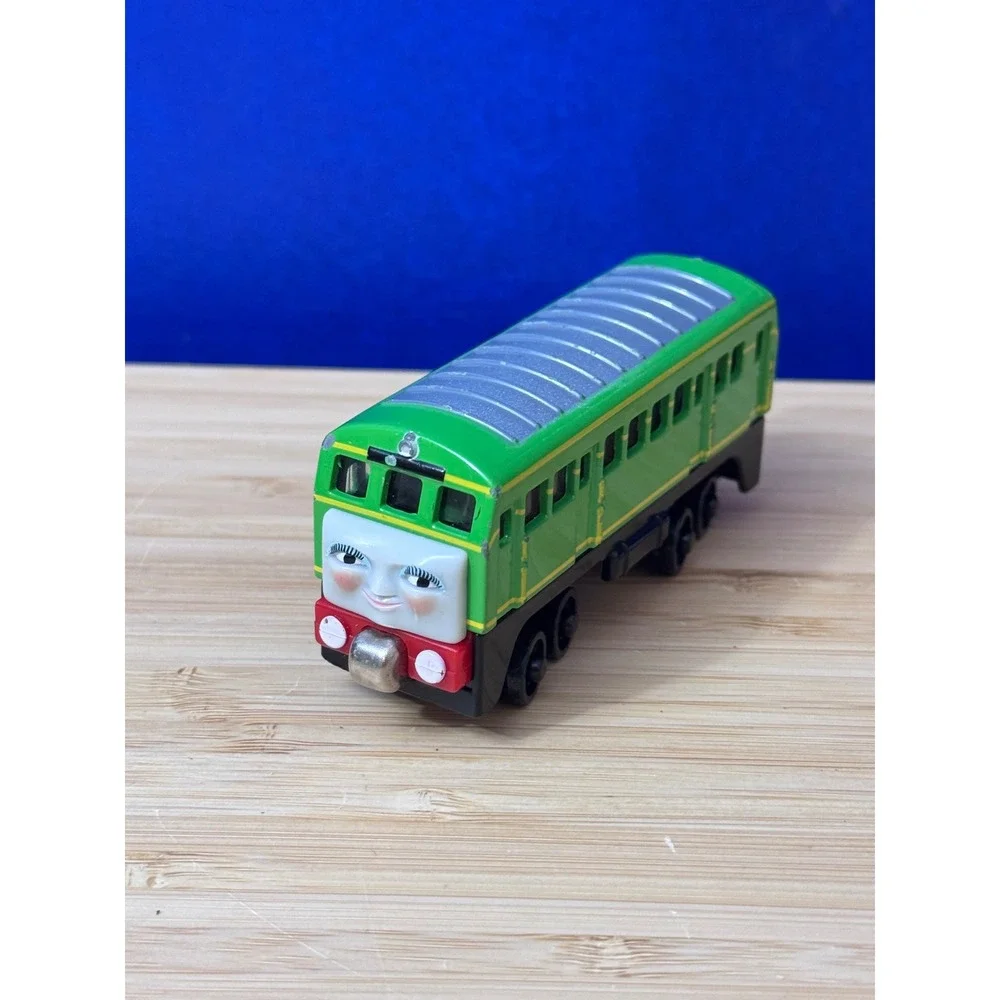 Thomas & Friends Take-Along Daisy Diesel Railcar Green Magnetic Engine 2008